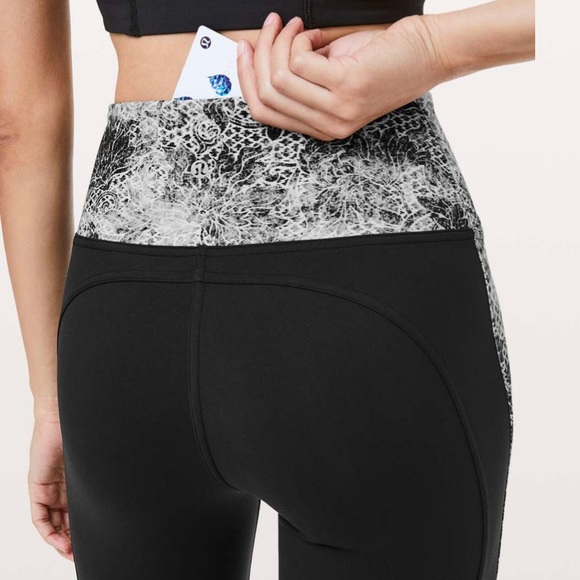 FABULOUS...Lululemon Sweat & Repeat Crop - Picture 5 of 10